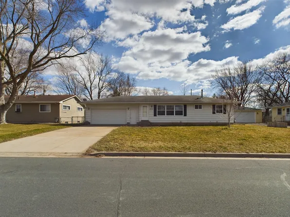 2058 Copper Ln, Eagan, MN 55122