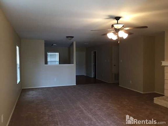 2nd image of 1401 Gayle St