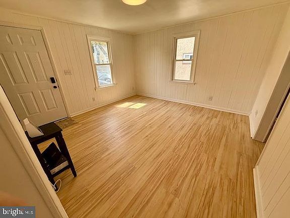2nd image of 207 Odessa Ave