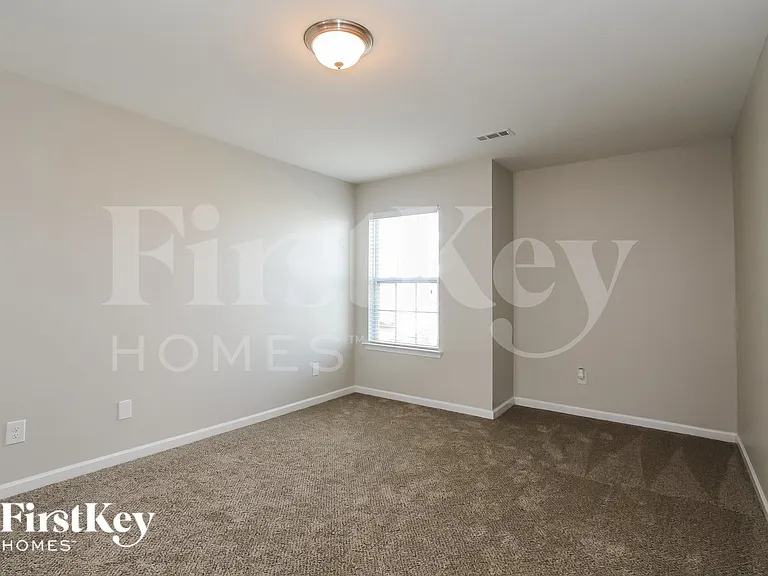 165 N Cromwell Dr — Photo 12