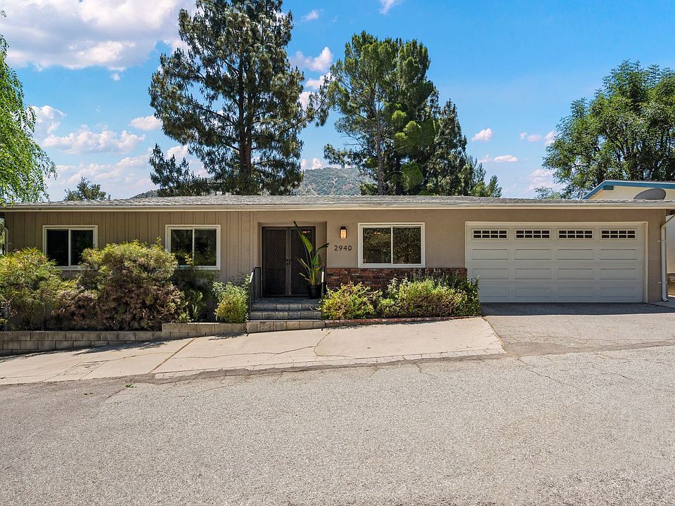 1st image of 2940 Graceland Way