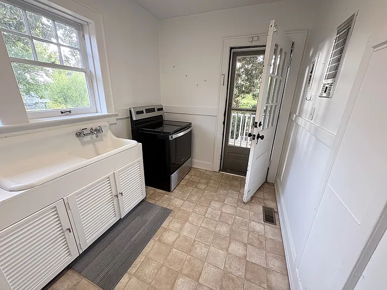 716 Forest Ave — Photo 8