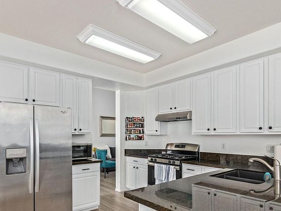 4th image of 1134 S Karen Ln