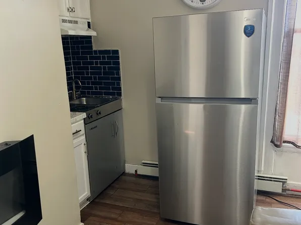 80 Plenty St APT 1, Providence, RI 02907