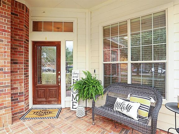 Inviting walkway as you enter the beautiful open floor plan.