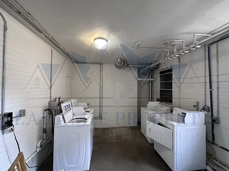 309 S 10th St #23 — Photo 10