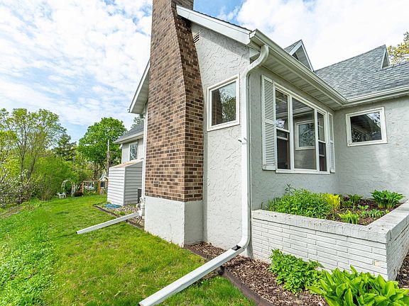 5th image of 607 W Summit Ave