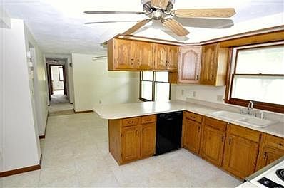 5th image of 1225 Holly Hill Dr