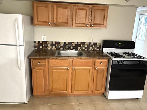 3rd image of 225 Bayview Ave