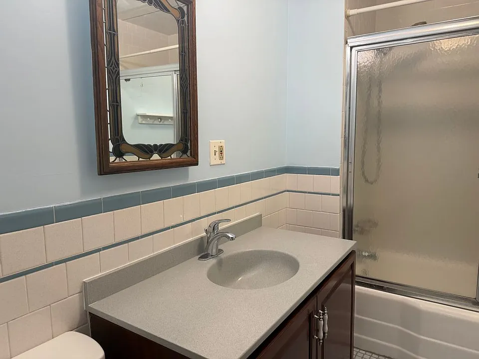 61 Sterling St #2