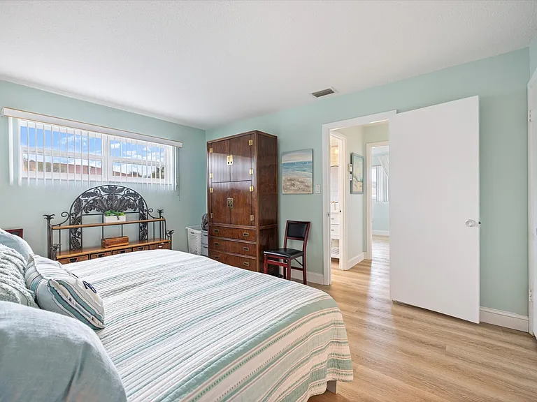 400 Base Ave E #226 — Photo 21