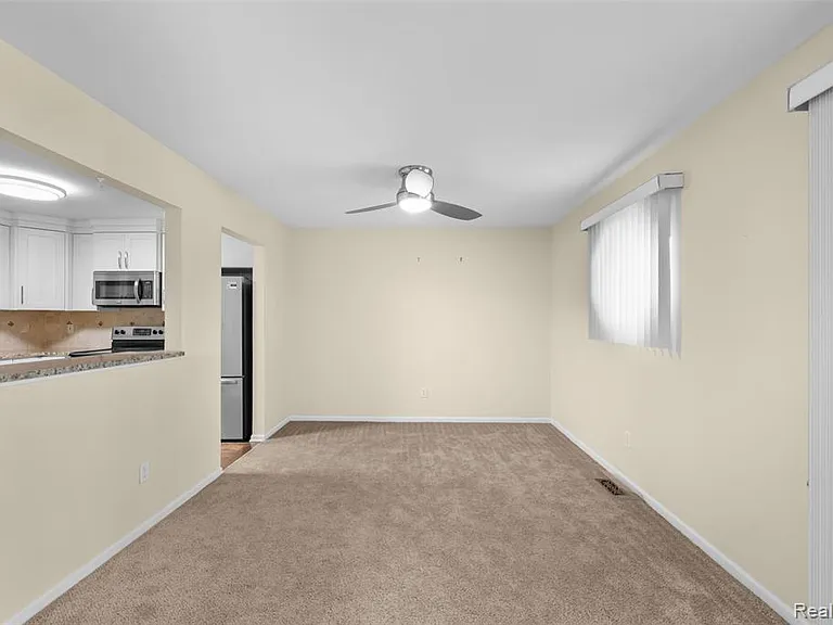 4911 Oak Hill Dr #3 — Photo 8