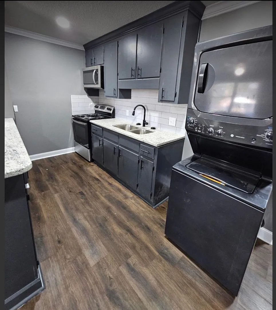 1507 Tilghman Rd — Photo 3