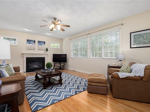 5th image of 294 Sylvan Ct