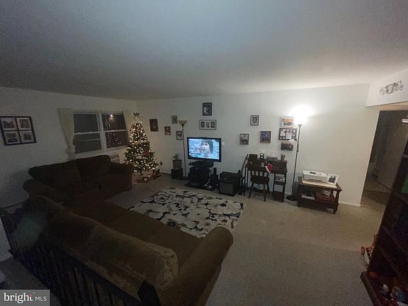 2nd image of 507 Garnet Dr #5J