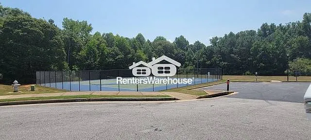 996 Maple Leaf Dr — Photo 1