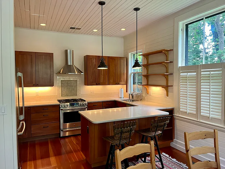 83 Washington Ave — Photo 1