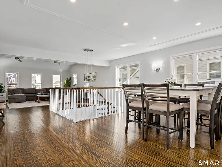 1016 Fairfield Beach Rd — Photo 18