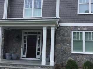 37 Mountain Farms Rd, West Hartford, CT 06117