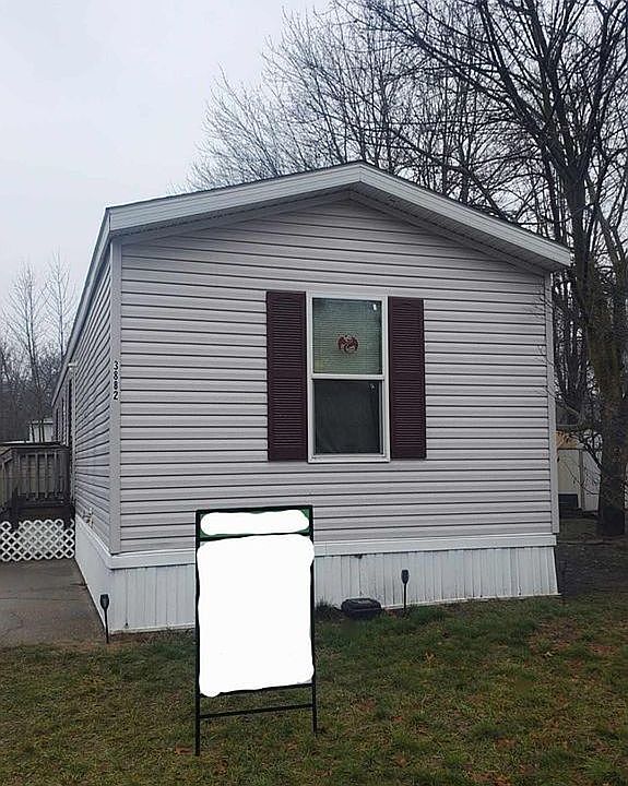 1st image of 3882 Revere Ave