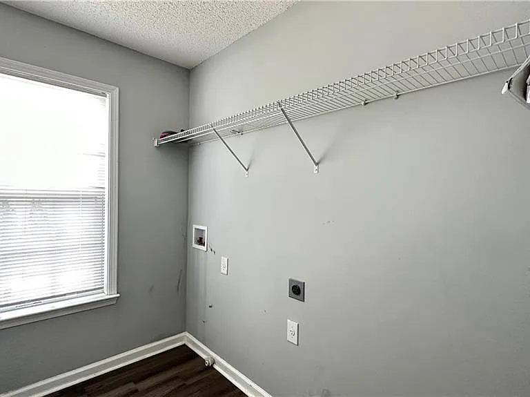9155 Ruel Ln — Photo 15
