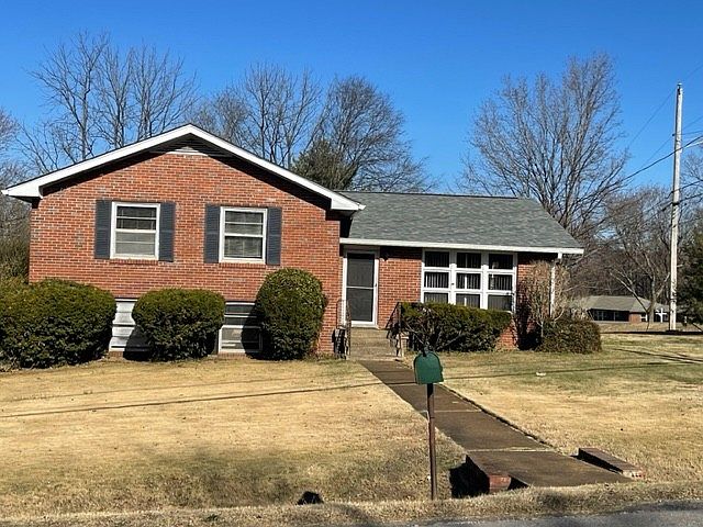 2nd image of 446 Oakley Dr