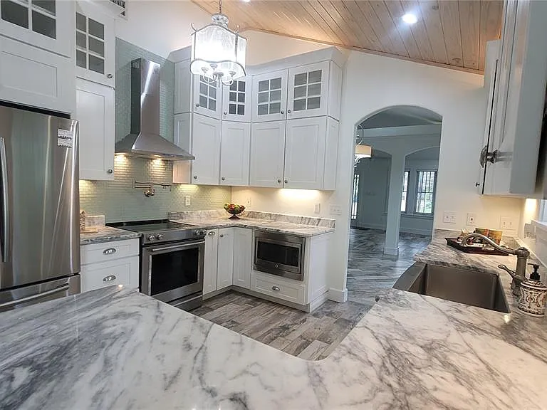 1837 Hollenbeck Dr — Photo 3