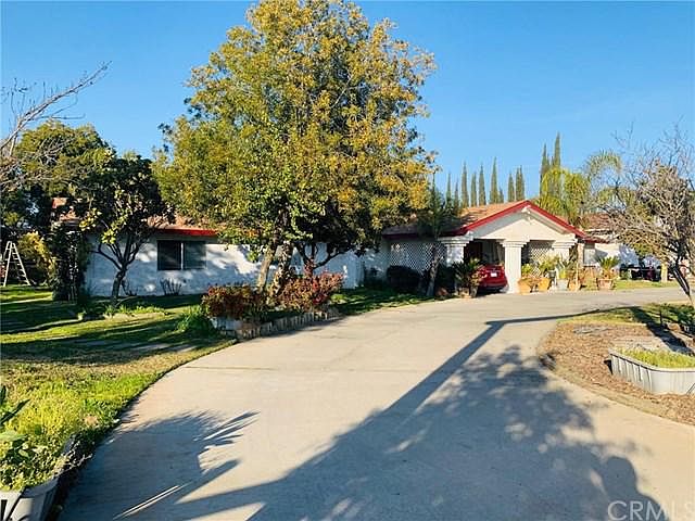 1st image of 24201 Gardena Dr
