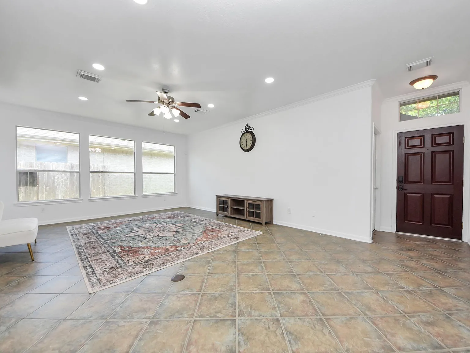 3 bed, 2.0 bath, 1480 sqft, $2,200 — Photo 4