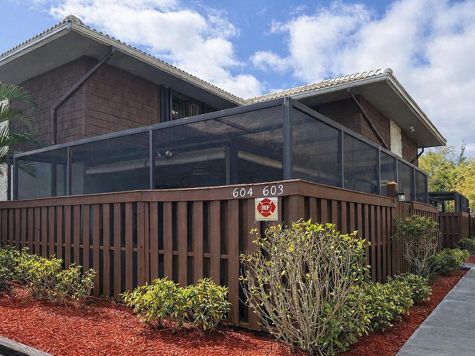 1st image of 604 SE Castle Court #D