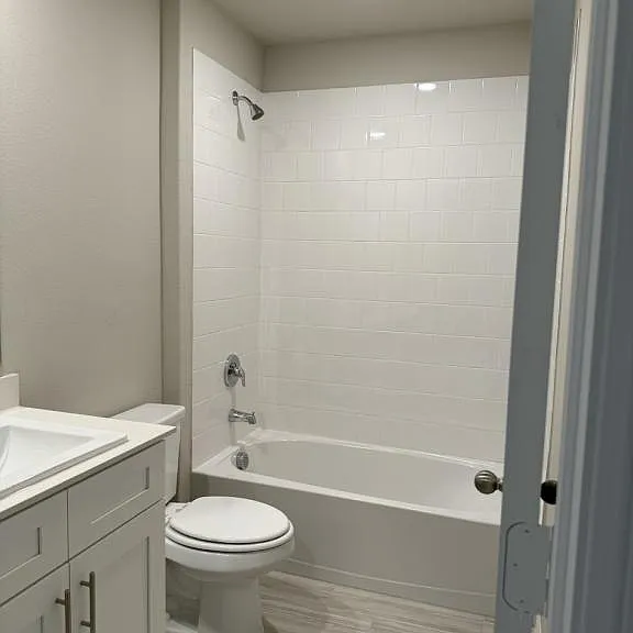 448 Kaufman Dr — Photo 5