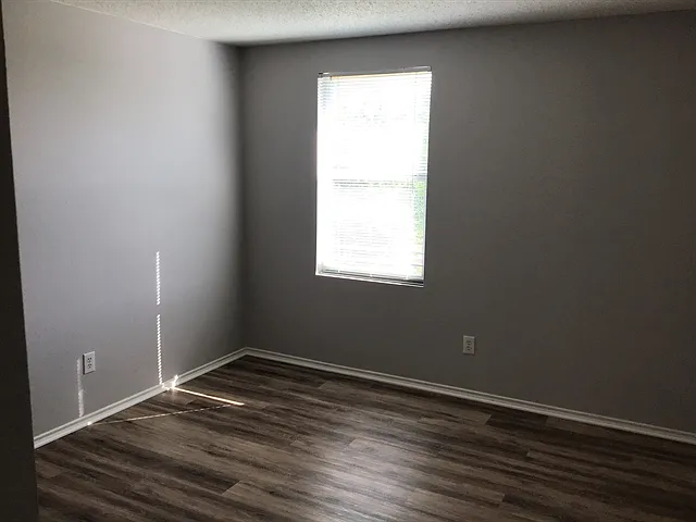 1313 Cherokee Rose Ln — Photo 14