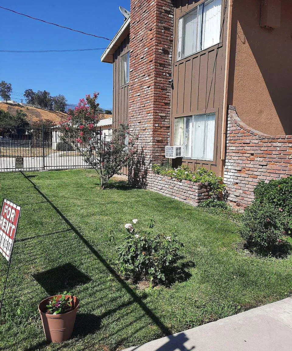 2 bed, $1,700 — Photo 2