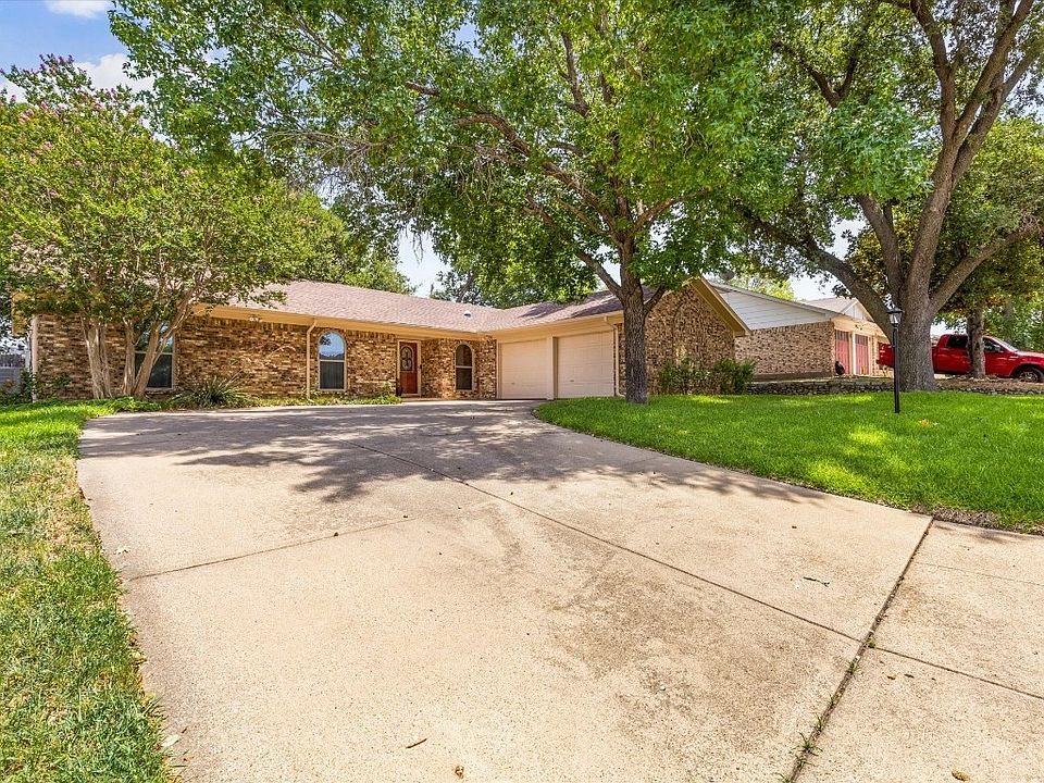 1st image of 7309 Pinehurst Dr W