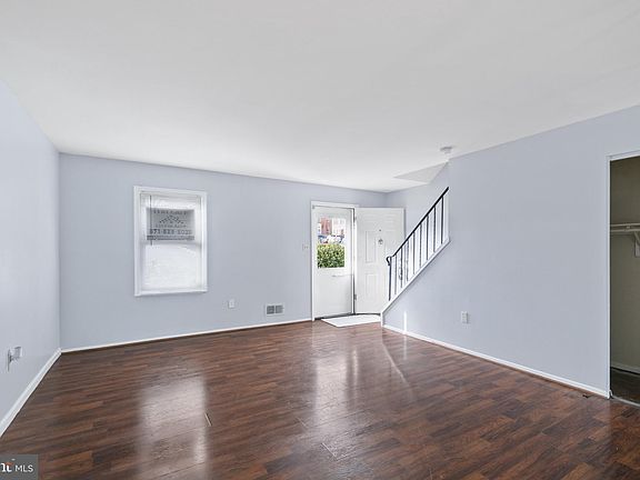3rd image of 16625 Galt Ct