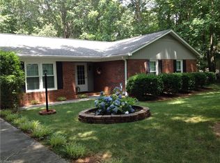 5416 Bridal Ridge Dr, Pfafftown, NC 27040