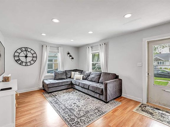3rd image of 1228 Nicolet Ave