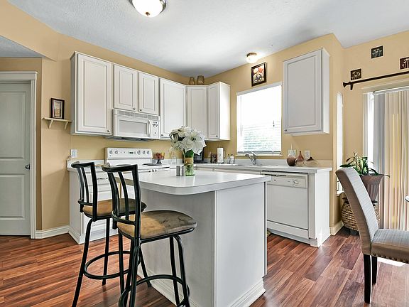 4th image of 1286 Hickory Valley Dr