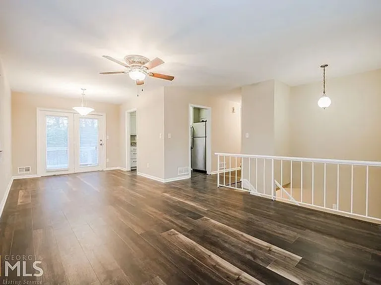 537 Reba Rd — Photo 9