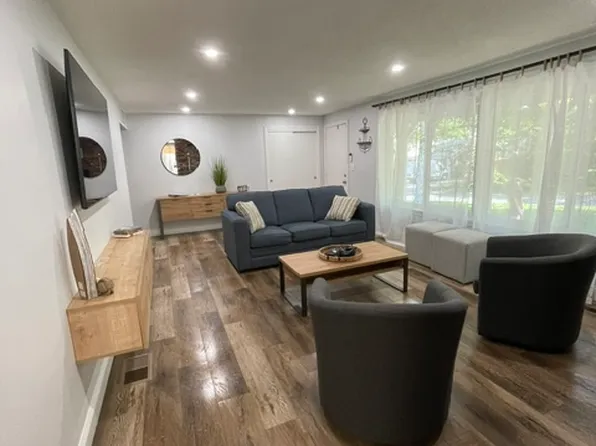 28 Sterling Rd, Hyannis, MA 02601