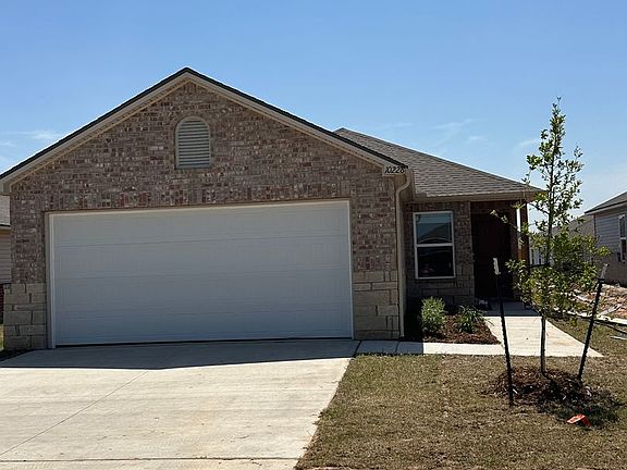 3rd image of 10300 NW 19th St