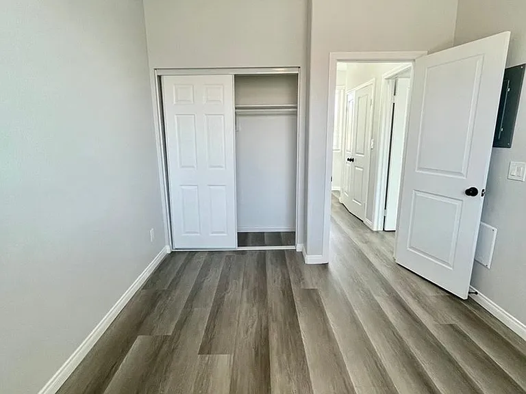 9223 Cypress Ave Fontana, CA 92335 — Photo 14
