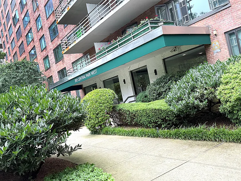 392 Central Park W #6T — Photo 15