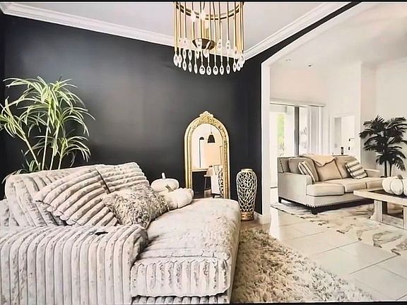 5th image of 1039 Davis Heather Cir