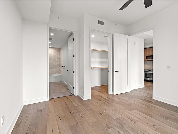 4th image of 84 East Ave #1608