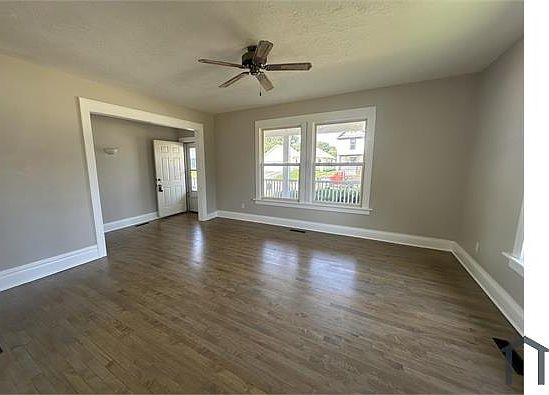 3rd image of 1412 Elm St #1