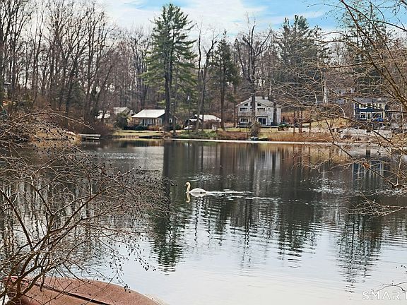 3rd image of 159 Mountain Road