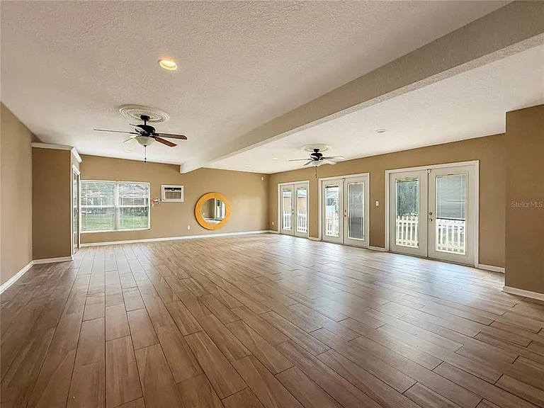 117 E Lake Roy Dr SE — Photo 9