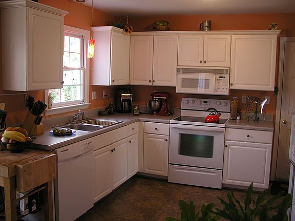 Bright, White Kitchen W/ New Floors & Appliances!
