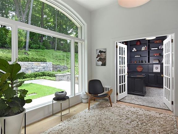 3rd image of 20 Strawberry Ln